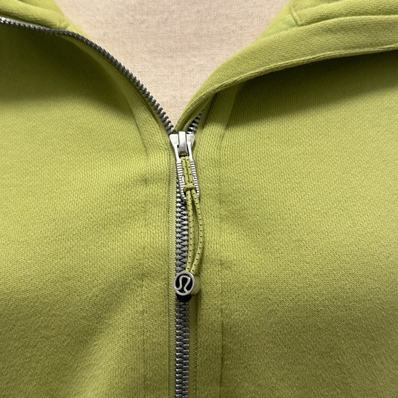 NWOT Lululemon Scuba Sweater in Wasabi - Picture 2 of 5